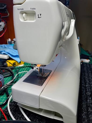 Singer (Made by Juki) Professional XL-10/CXL/Futura 6000 Sewing and Embroidery Machine - Serviced - Very high quality machine!