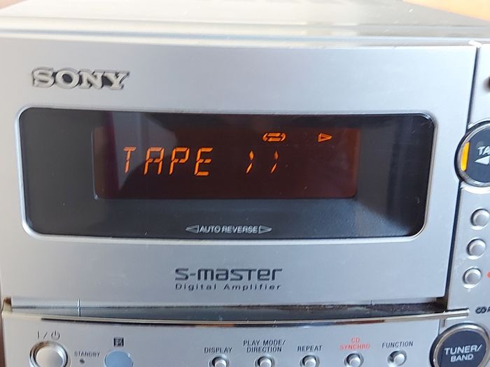 Sony Micro Hi-Fi Component System, Model CMT-CPZ1, Radio, Tape CD, mini disc link, all working great and in excellent condition