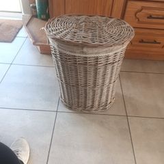 Linen basket