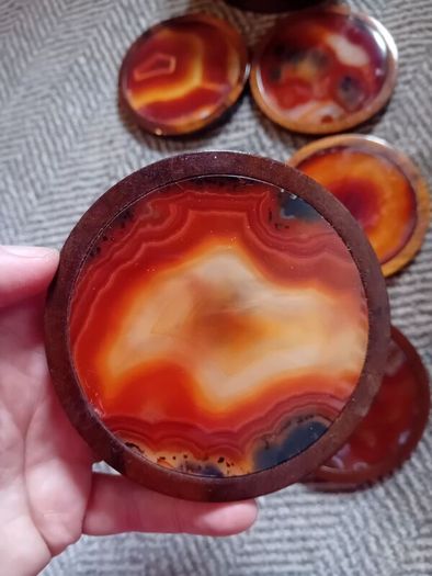 Vintage natural agate and wooden coaster set rrp 85e