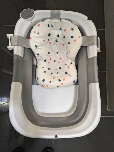 Foldable baby bath