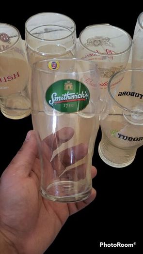 1x Smitwicks Pint Glass Like New