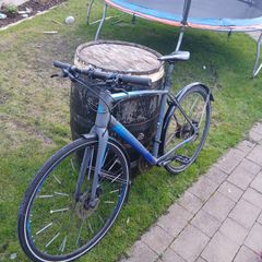 Men bike
