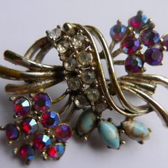 Vintage 1950s Gold Tone Rainbow  Crystal Rhinestone Floral Spray Brooch