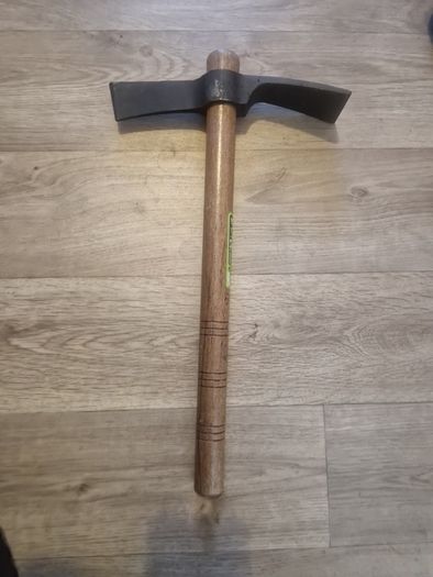 garden pickaxe