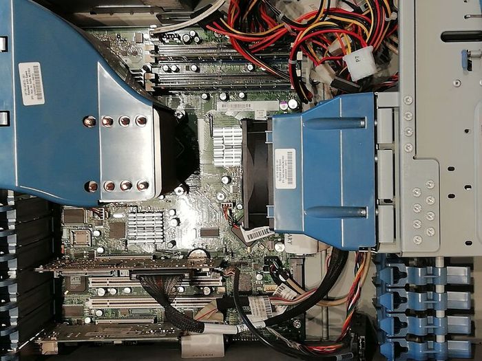 Vintage HP Proliant ML310 G4