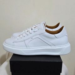 White men's shoes.Monsieur