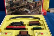 Hornby RS.613 Steam Freight Set