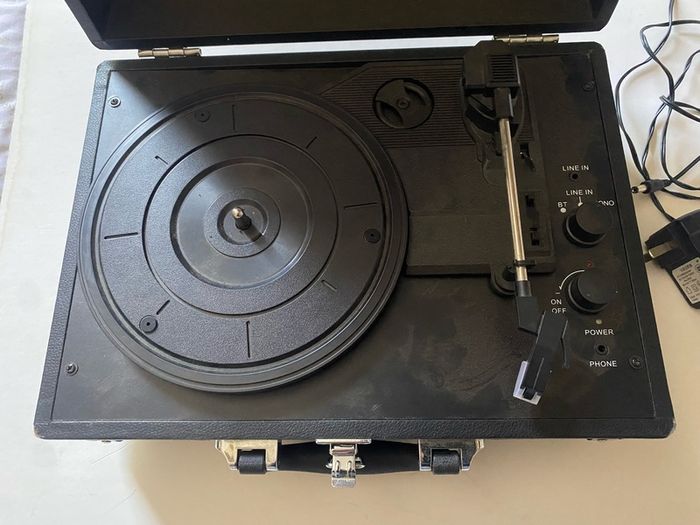 akai turntable 5 volts needs new belt
