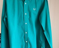 Fred Perry Men's medium Shirt