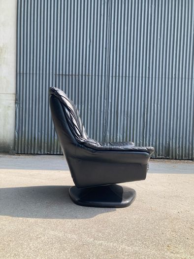 Mid Century Swivel Lounge Chair - Warehouse and Showroom Open Saturday  15th August 12 till 4pm 12 till 4pm Eircode R95T227