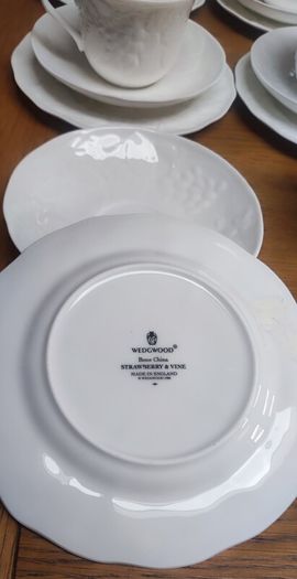 Wedgwood Strawberry and Vine