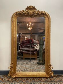 SALE ! Was 495 Now 395 ! Beautiful French Style Shell Top Gilt Frame Mirror.