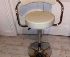 Swivel height adjustable chair