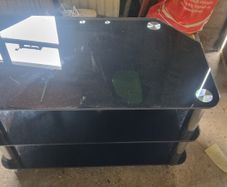 t v stand