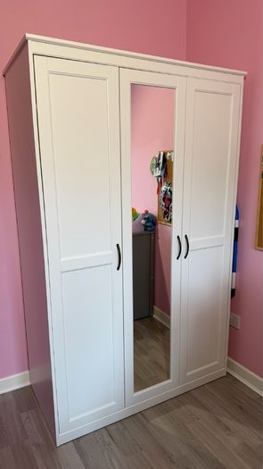 Songesand wardrobe
