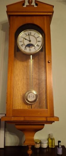 Grandfather Clock 75 as it has damaged perspex.