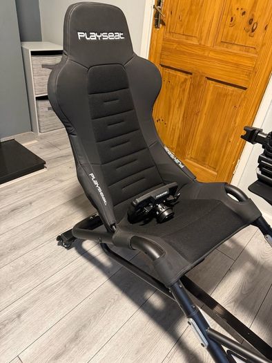 Playseat Trophy - Racing Seat with Cockpit - Direct Drive Capable