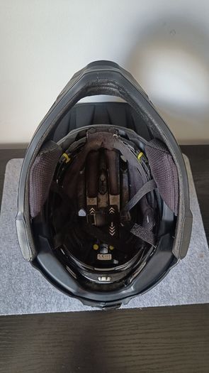 Bell mountain bike helmet