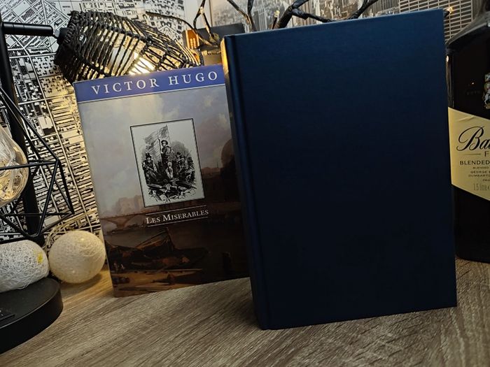 Les Miserables ! by Victor Hugo ! Hardcover ! 1993 ! by  Blitz Editions !!