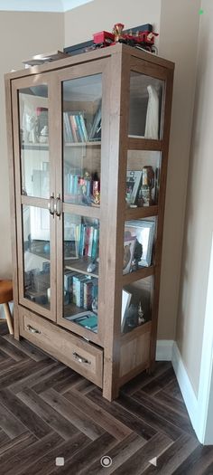 display cabinet