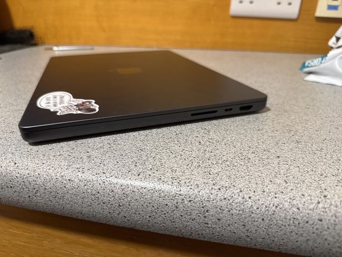 Macbook Pro M4 (24 RAM & 512 SSD)