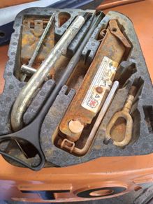 BMW mini tool kit & jack