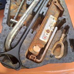 BMW mini tool kit & jack