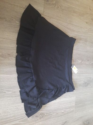 New black mini skirt