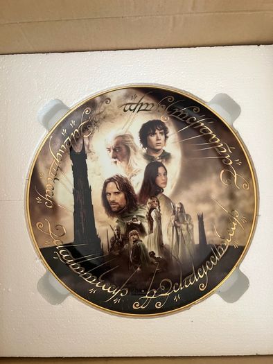 The Lord of the Rings - Danbury Mint Collectible Plate 12 Inch - The Two Towers - Porcelain With Stand In Box