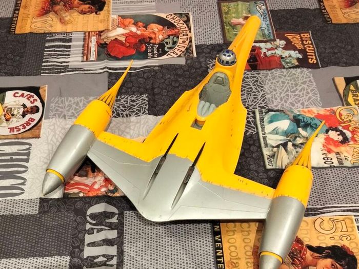 Star Wars Naboo Starfighter incomplete