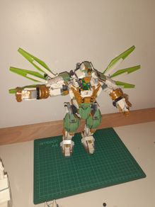 LEGO Ninjago Lloyds Titan Mech set 70676
