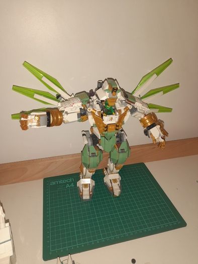 LEGO Ninjago Lloyds Titan Mech set 70676