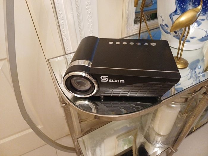 Selvim led projector ,Hdmi, Bluetooth