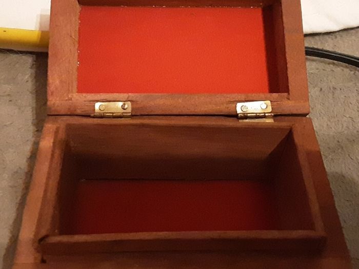 Nice ornate tea caddy box, tub 3