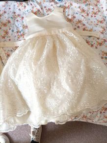 Joblot 2 X flower girl dresses age 4 and 5