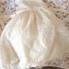Joblot 2 X flower girl dresses age 4 and 5