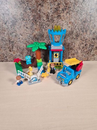 Lego Duplo Jurassic World Gentle Giants Petting Zoo 10879 And T Rex Tower 10880 Missing Some Pieces