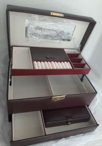 New large jewellery box in packaging