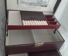 New large jewellery box in packaging