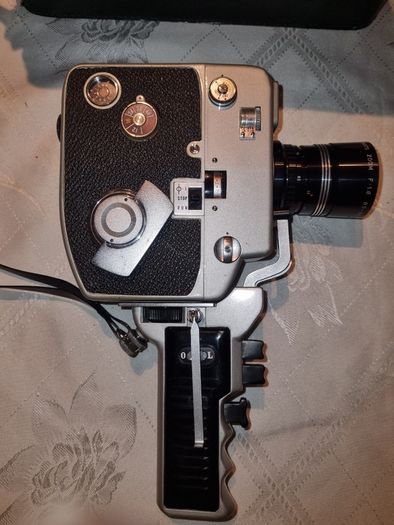 URIU SEIKI Cinemax-85E Auto Zoom 8mm