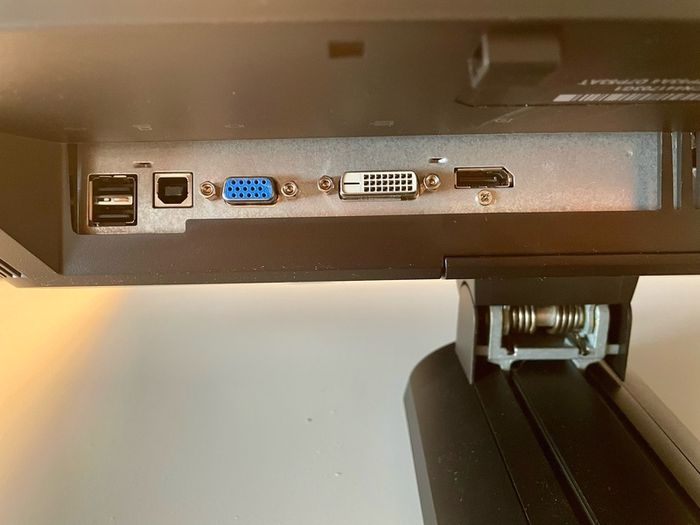 HP 24" Monitor (Mint Condition) - ALL Cables Included