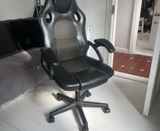 Black desk chair