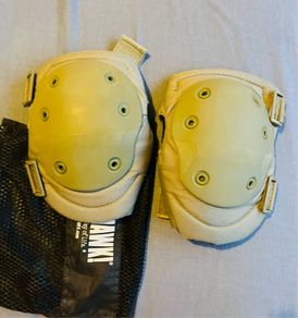 Original UK Army Blackhawk Knee Pads - Size L - Excellent Condition