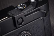 Thumb support for Leica M film camera