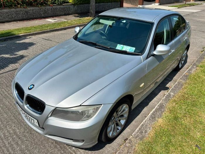 BMW 3-Series 2011