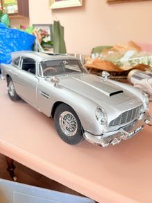 Eaglemoss James Bond Aston Martin DB5 1:8 Scale