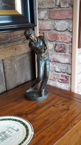 Bronze Golfer Statue