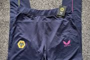 Wolves track bottoms.