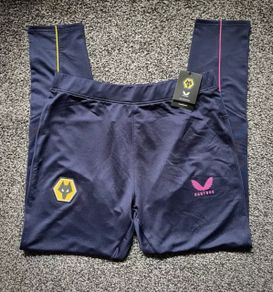 Wolves track bottoms.
